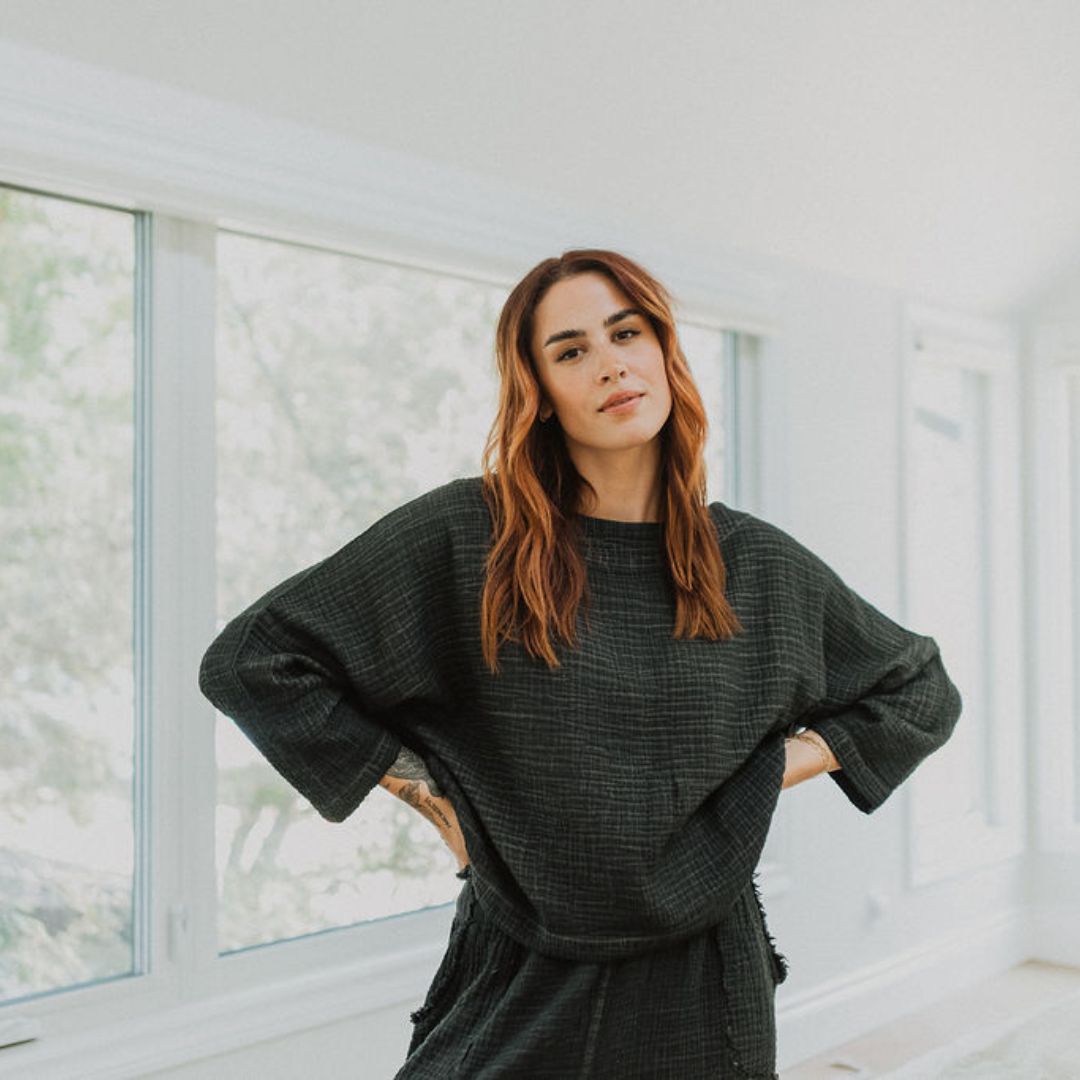 POKOLOKO Crinkle Long Sleeve Boat Top #color_crinkle-black