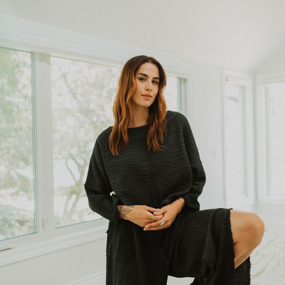 POKOLOKO Crinkle Long Sleeve Boat Top #color_crinkle-black