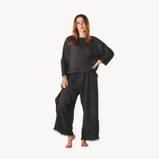 POKOLOKO Crinkle Long Sleeve Boat Top #color_crinkle-black