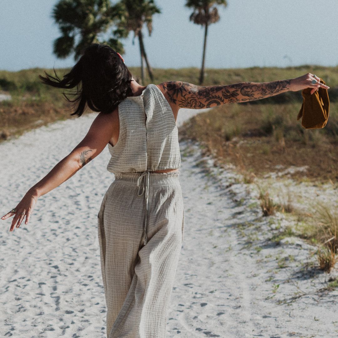 POKOLOKO Crinkle Keyhole Tank #color_crinkle-grey