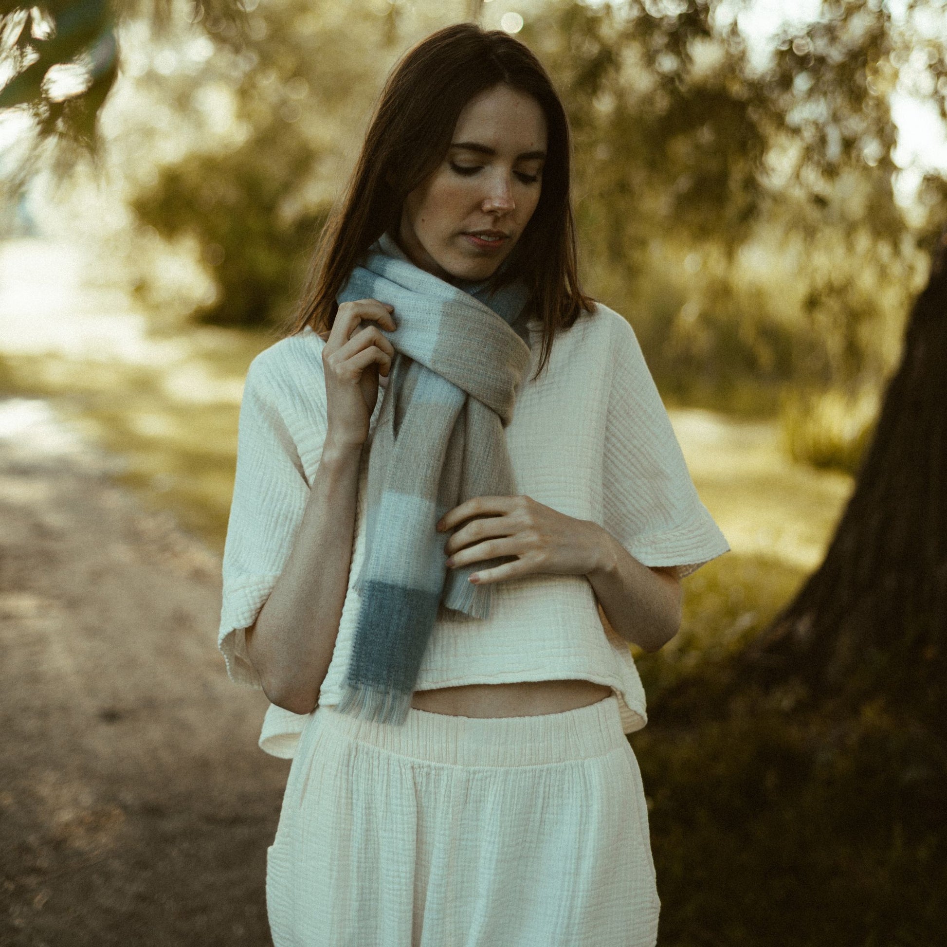 POKOLOKO Mood Alpaca Seamless Scarf #color_mussel-mood
