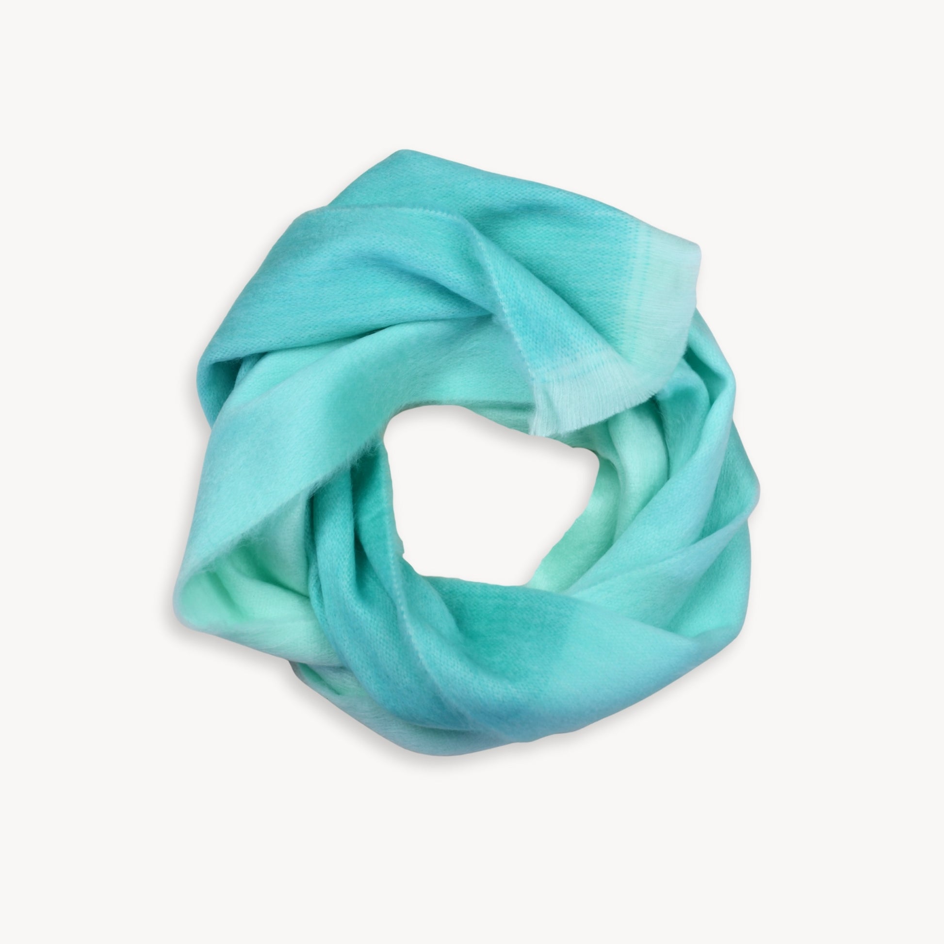 POKOLOKO Alpaca Seamless Ombre Scarf #color_cyan