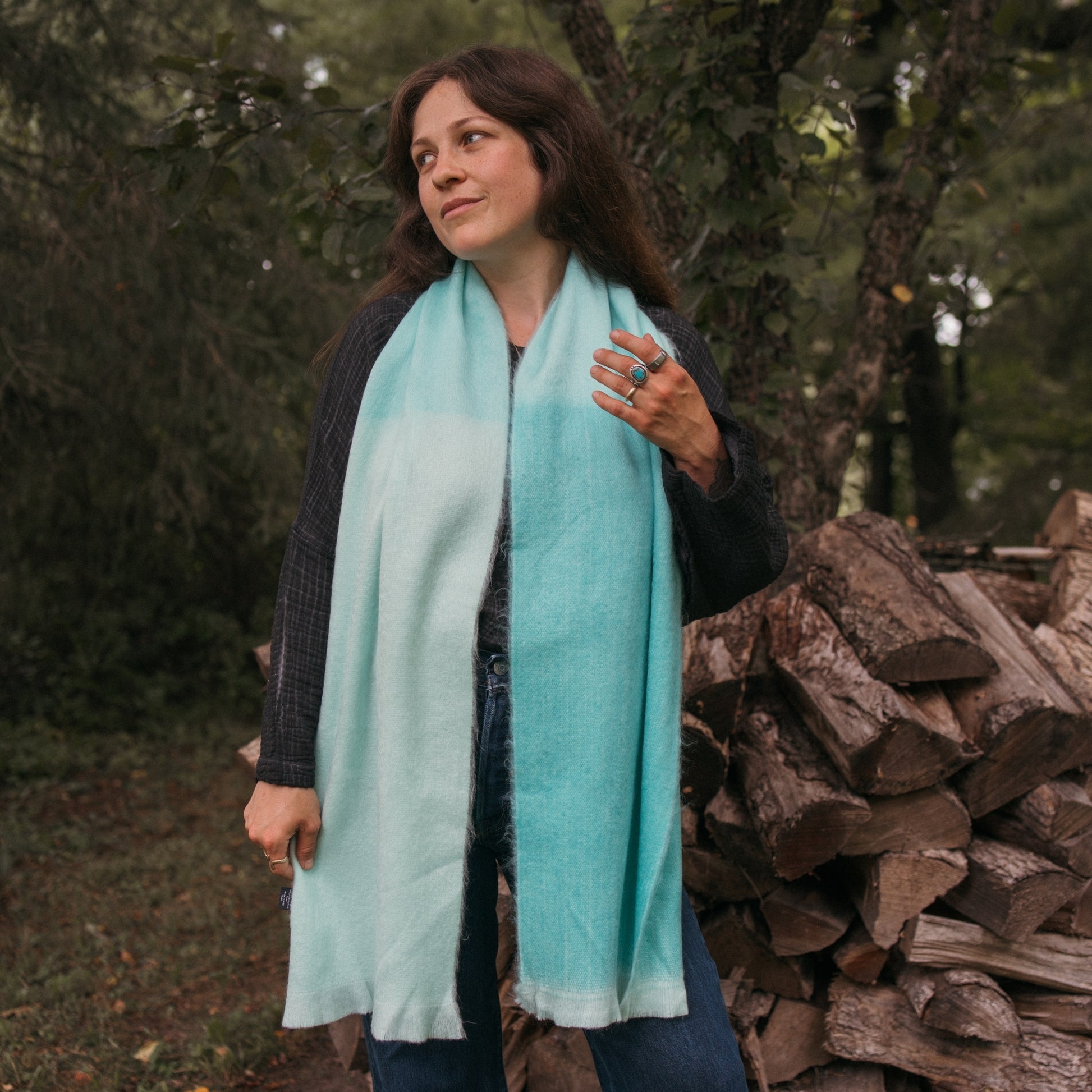 POKOLOKO Alpaca Seamless Ombre Scarf #color_cyan