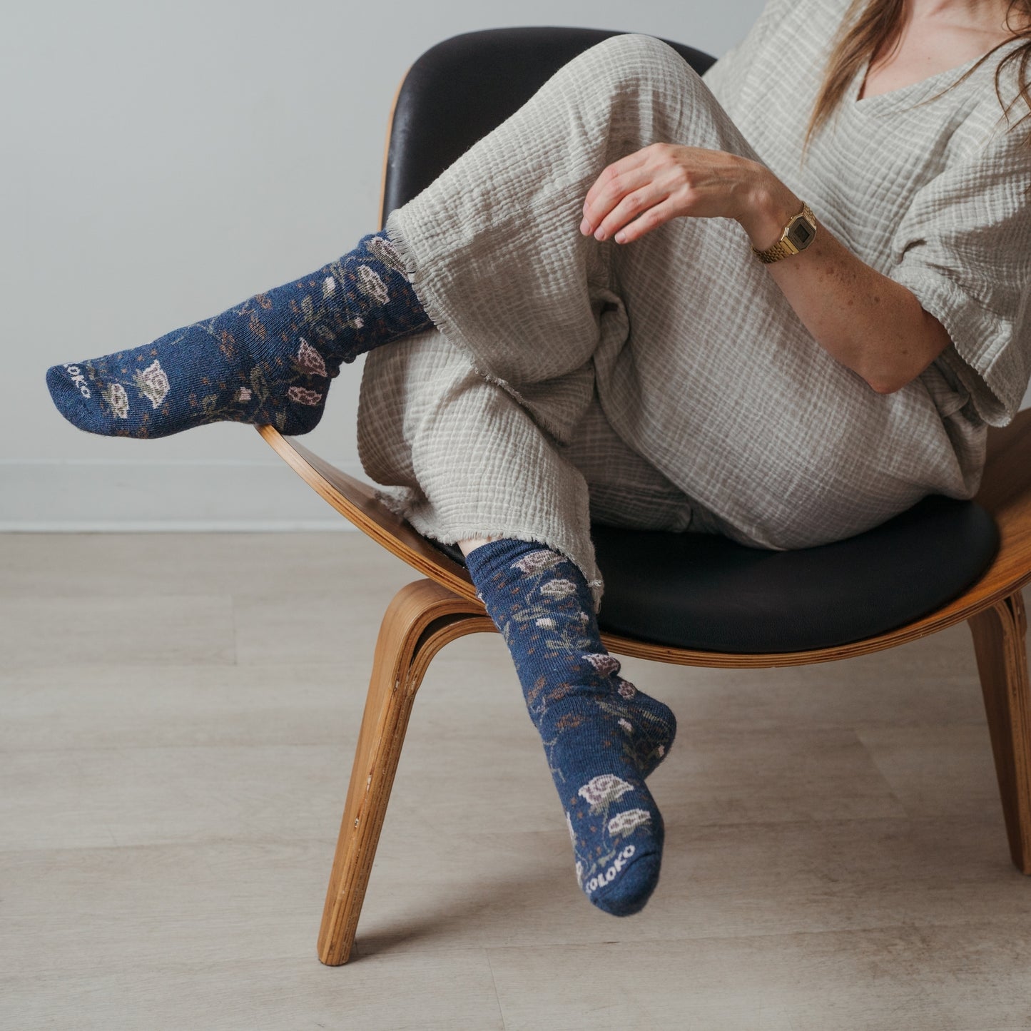 POKOLOKO Thick Print Alpaca Socks #color_blue-rose
