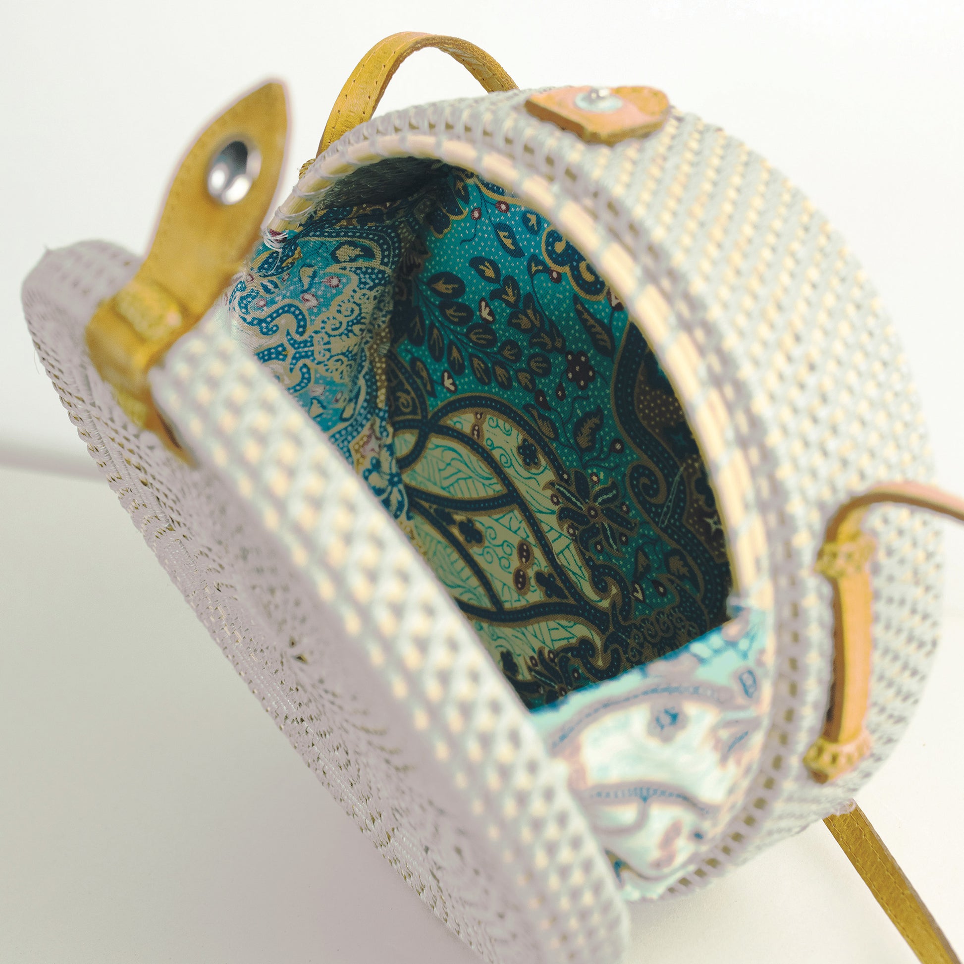 POKOLOKO Circle Bali Bag #color_grey-floral-rattan