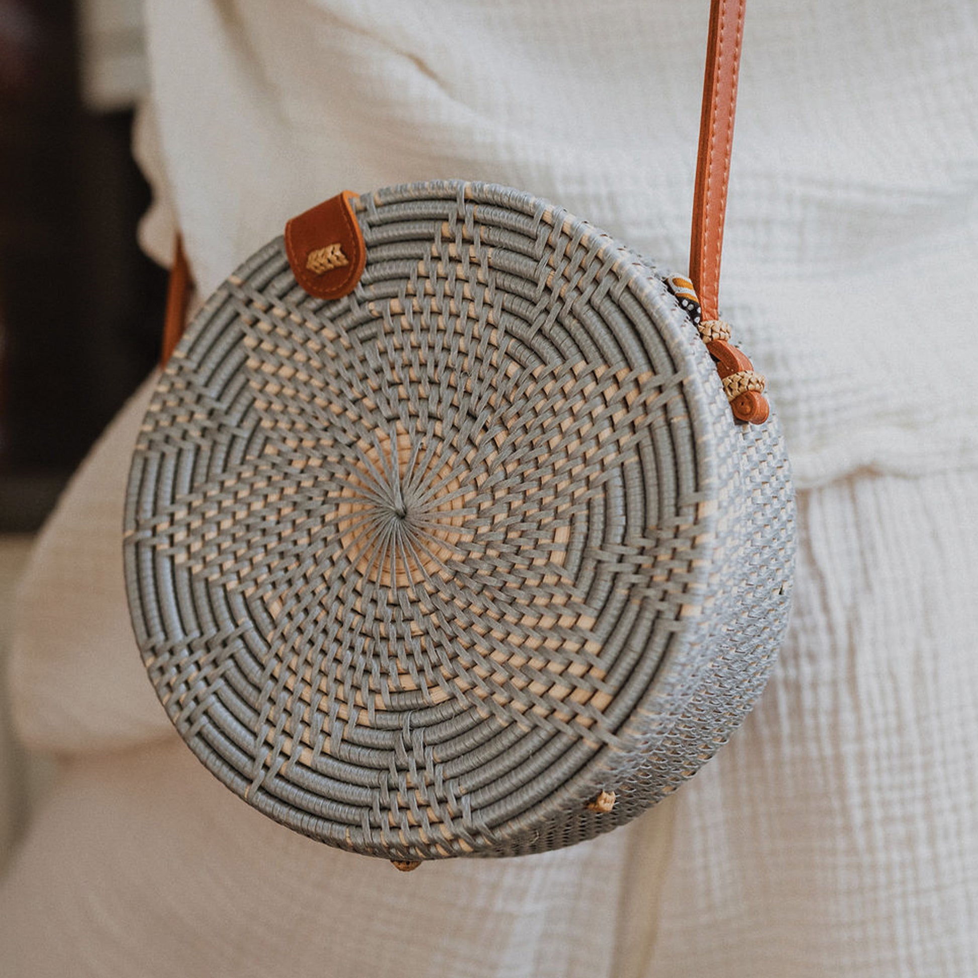POKOLOKO Circle Bali Bag #color_grey-floral-rattan
