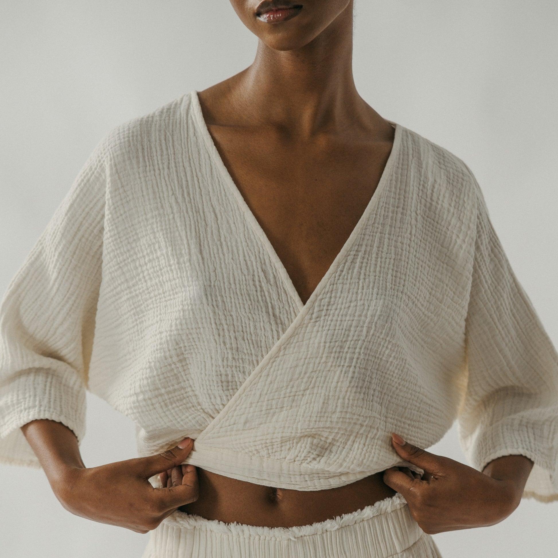 POKOLOKO Crinkle Balloon Sleeve Top #color_crinkle-cream
