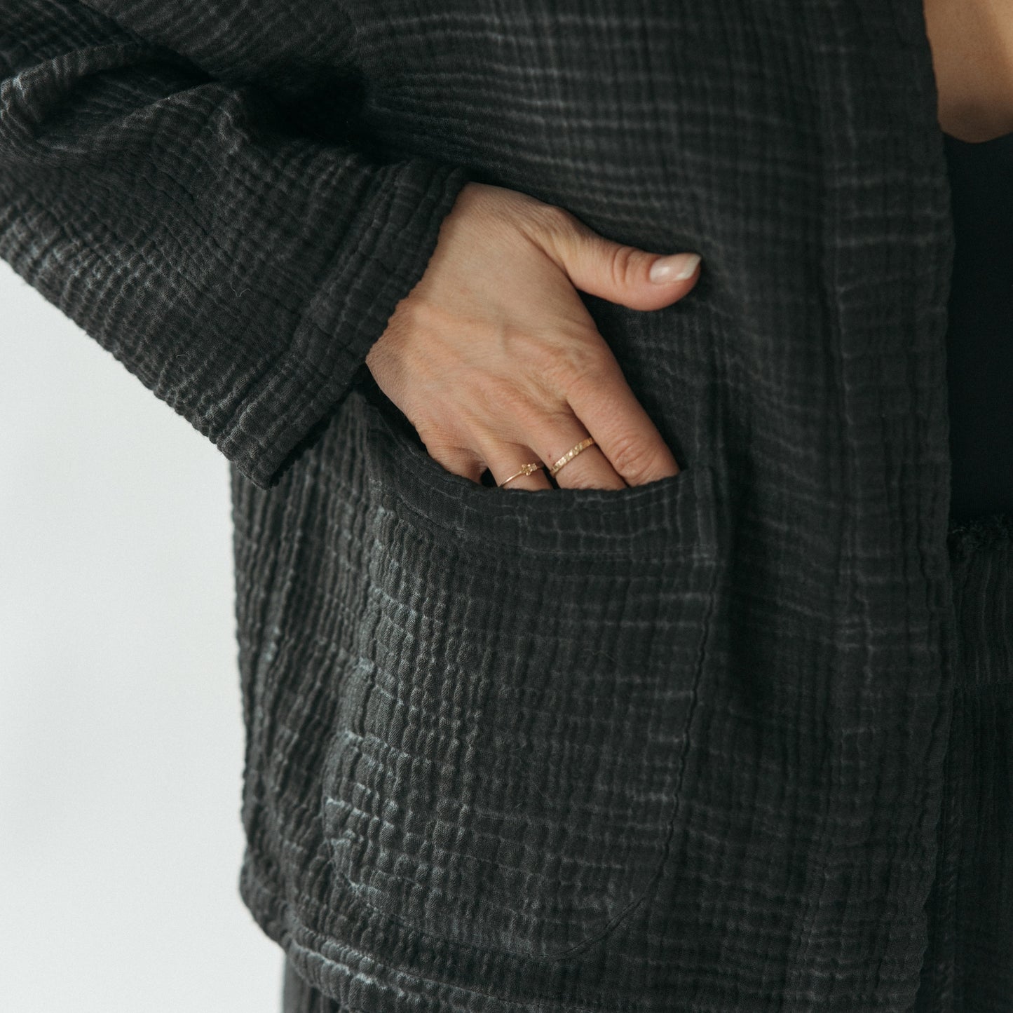 POKOLOKO Crinkle Short Jacket #color_crinkle-black