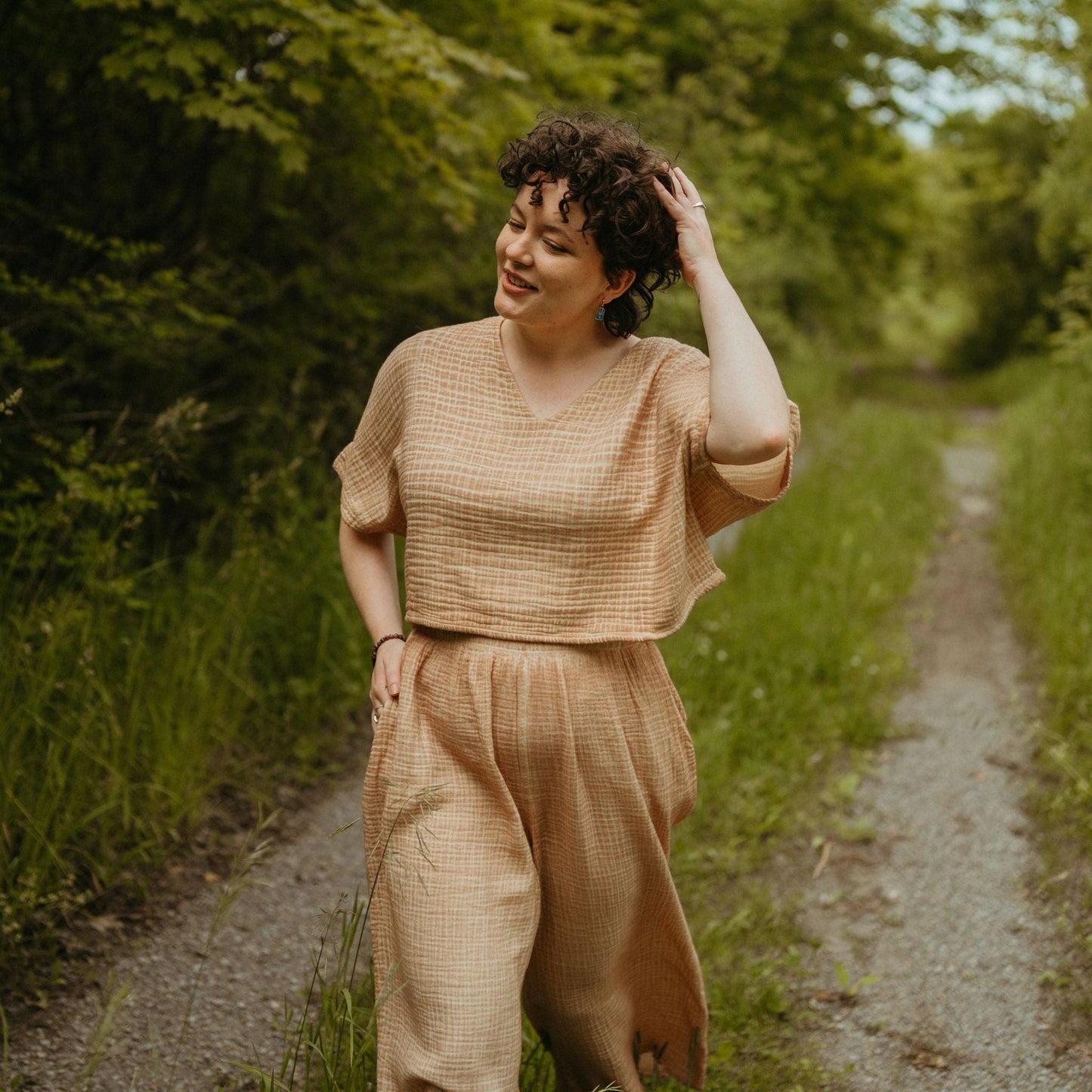 POKOLOKO Crinkle Crop Top #color_crinkle-beige