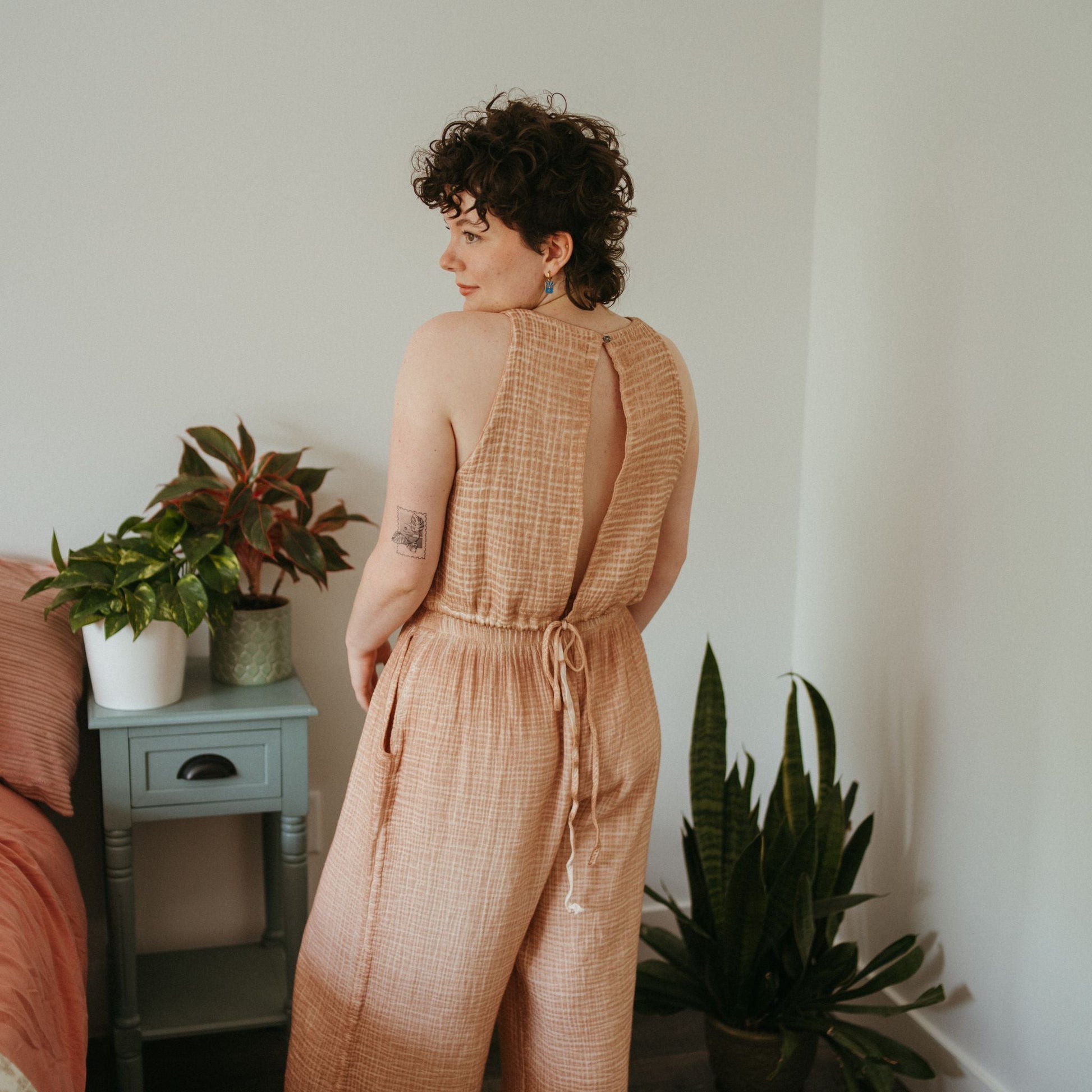 POKOLOKO Crinkle Keyhole Tank #color_crinkle-beige