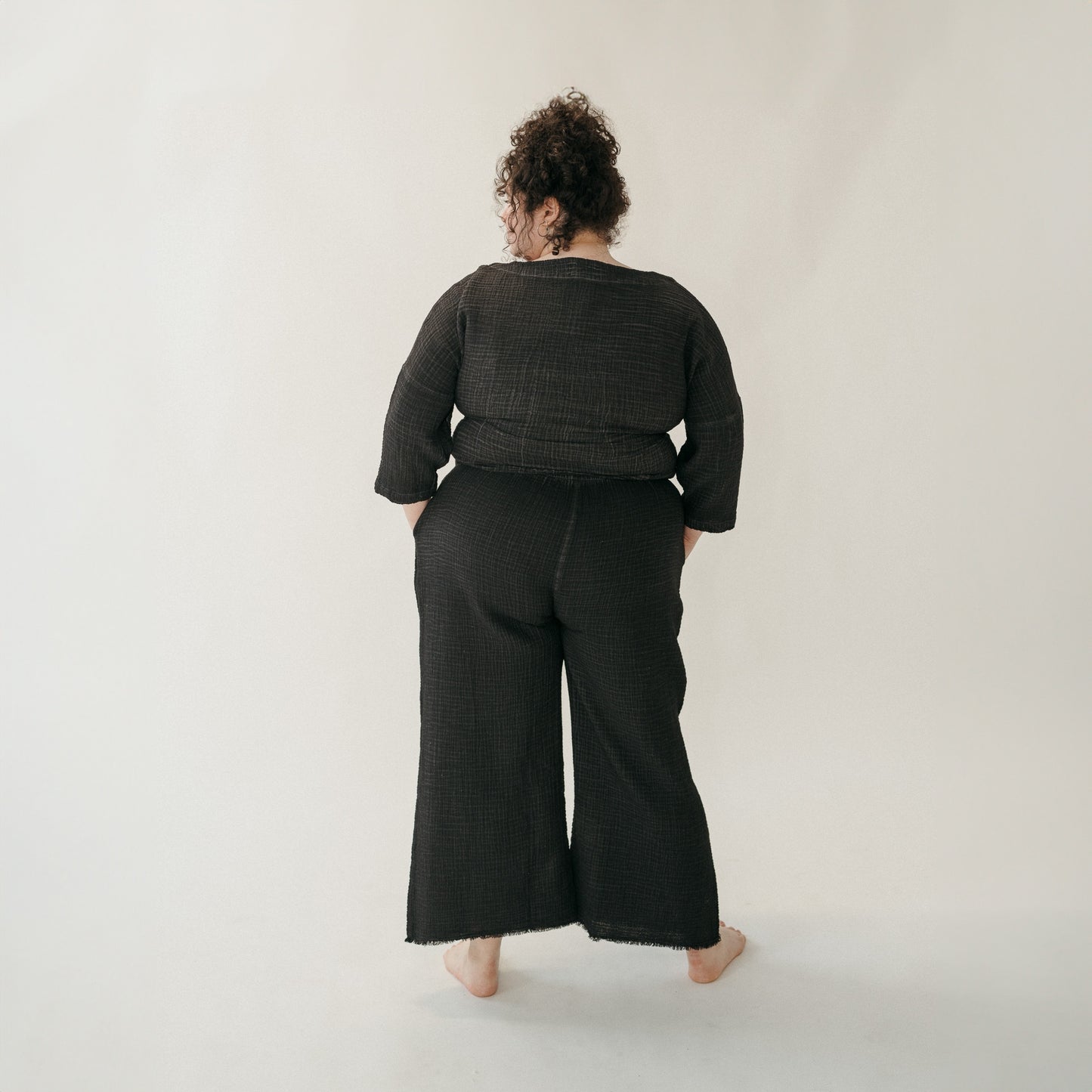 POKOLOKO Crinkle Drawstring Palazzo Pants Plus #color_crinkle-black