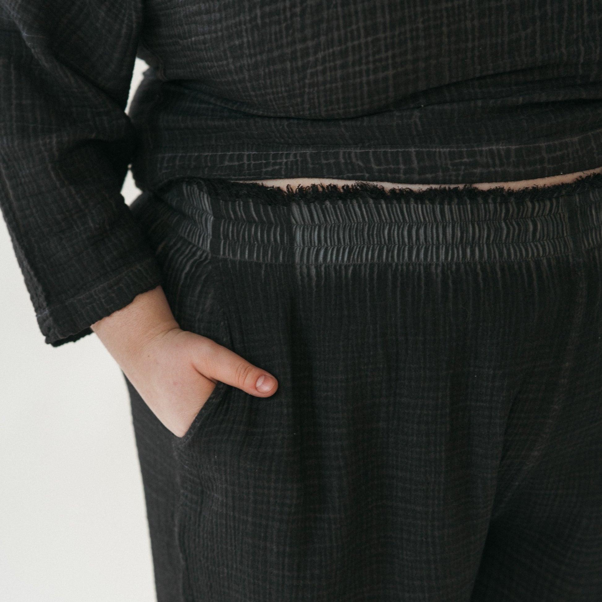 POKOLOKO Crinkle Drawstring Palazzo Pants Plus #color_crinkle-black