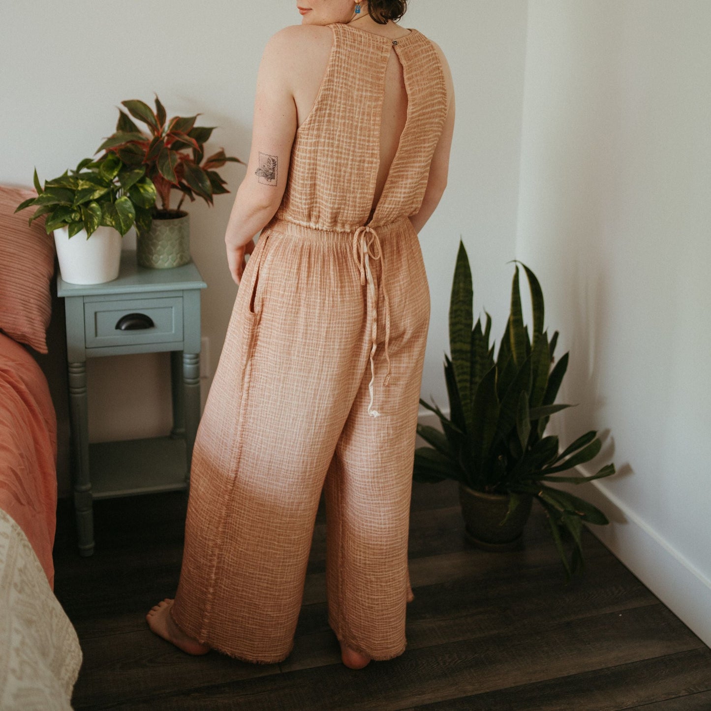 POKOLOKO Crinkle Palazzo Pants #color_crinkle-beige