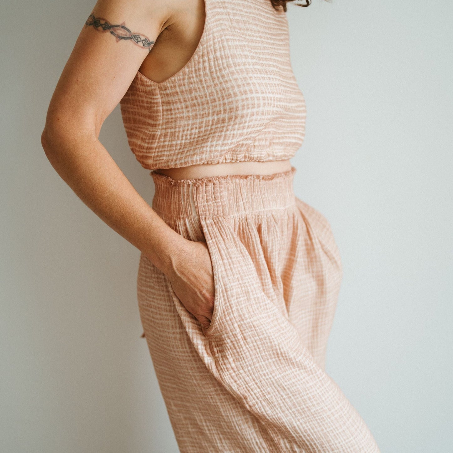 POKOLOKO Crinkle Palazzo Pants #color_crinkle-beige