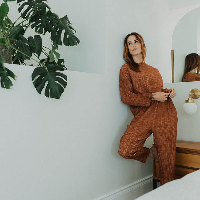 POKOLOKO Crinkle Slouchy Pants #color_crinkle-terracotta