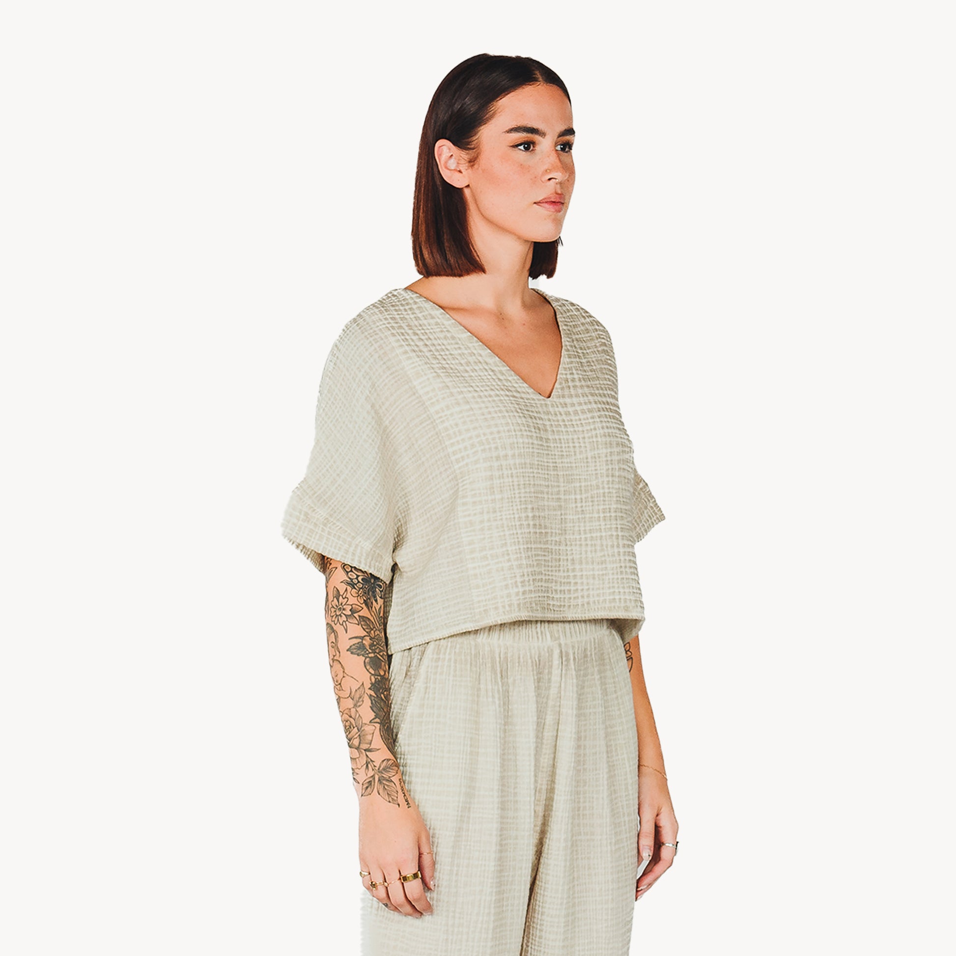 POKOLOKO Crinkle Crop Top #color_crinkle-grey