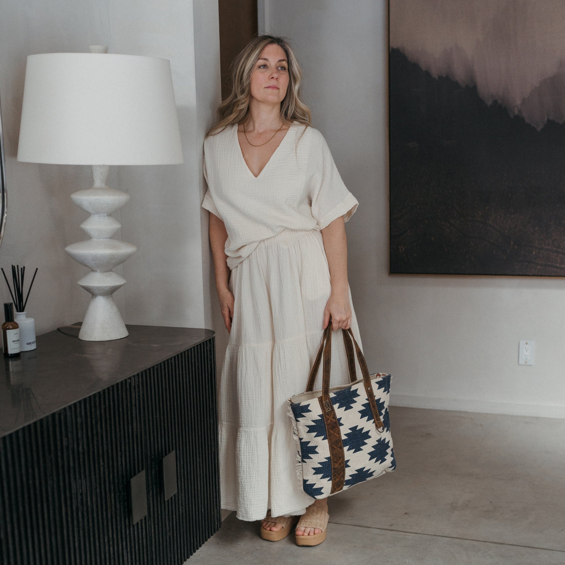 POKOLOKO Crinkle V Neck Top #color_crinkle-cream