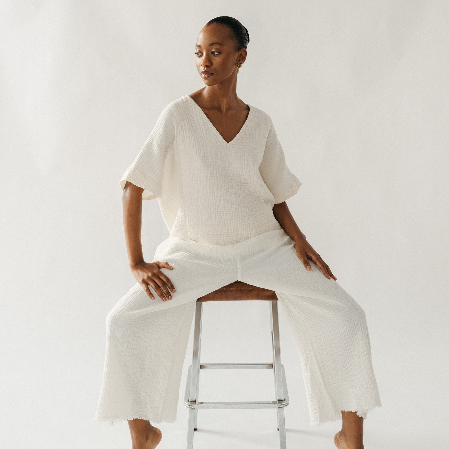 POKOLOKO Crinkle V Neck Top #color_crinkle-cream