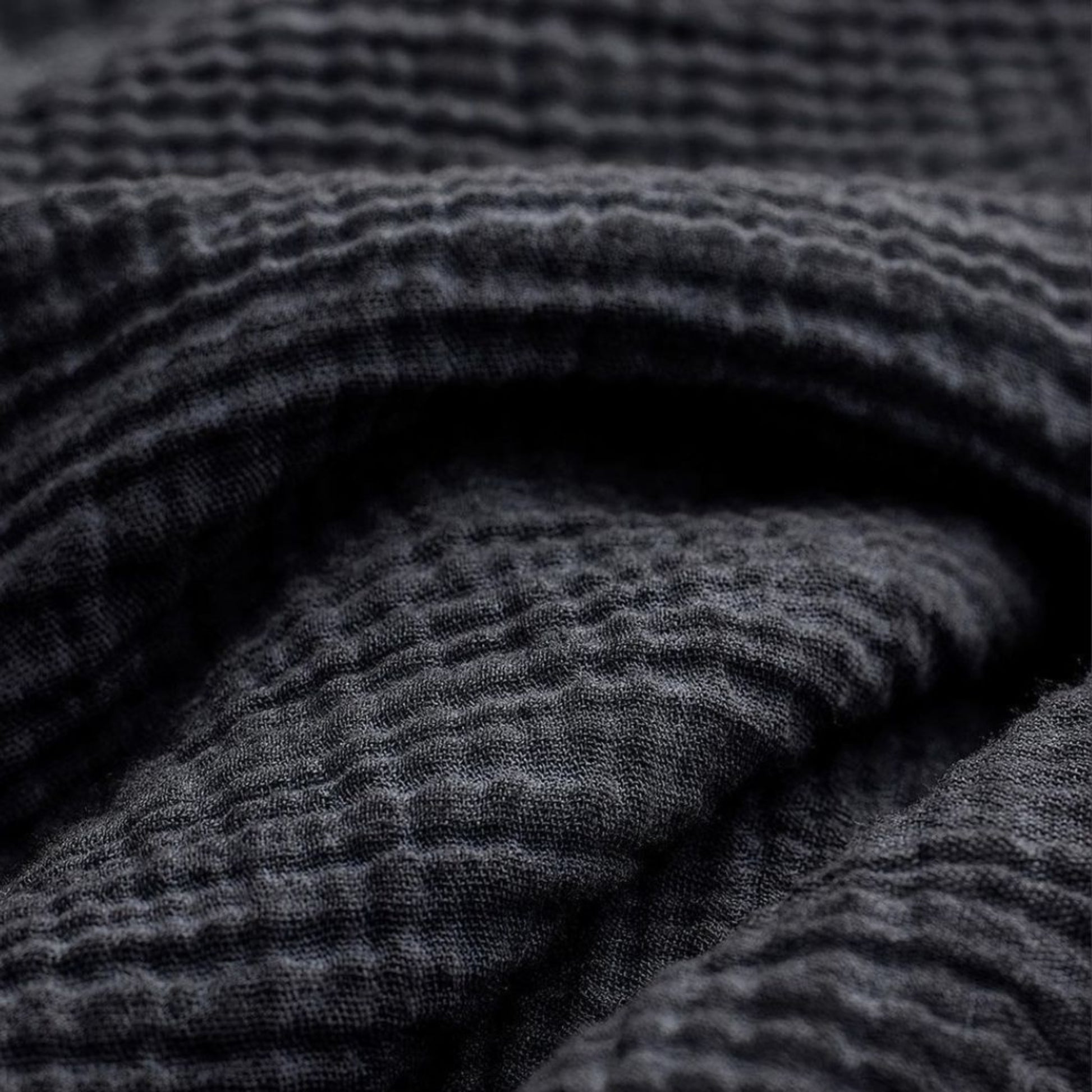 POKOLOKO Crinkle V Neck Top #color_crinkle-black