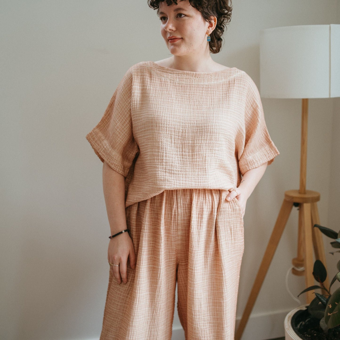 Analyzing image IKI-TP4 2048 × 2048px POKOLOKO Crinkle Palazzo Pants #color_crinkle-beige