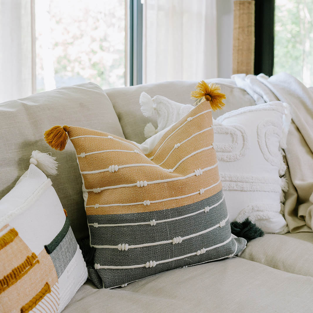 Knotted Pillow