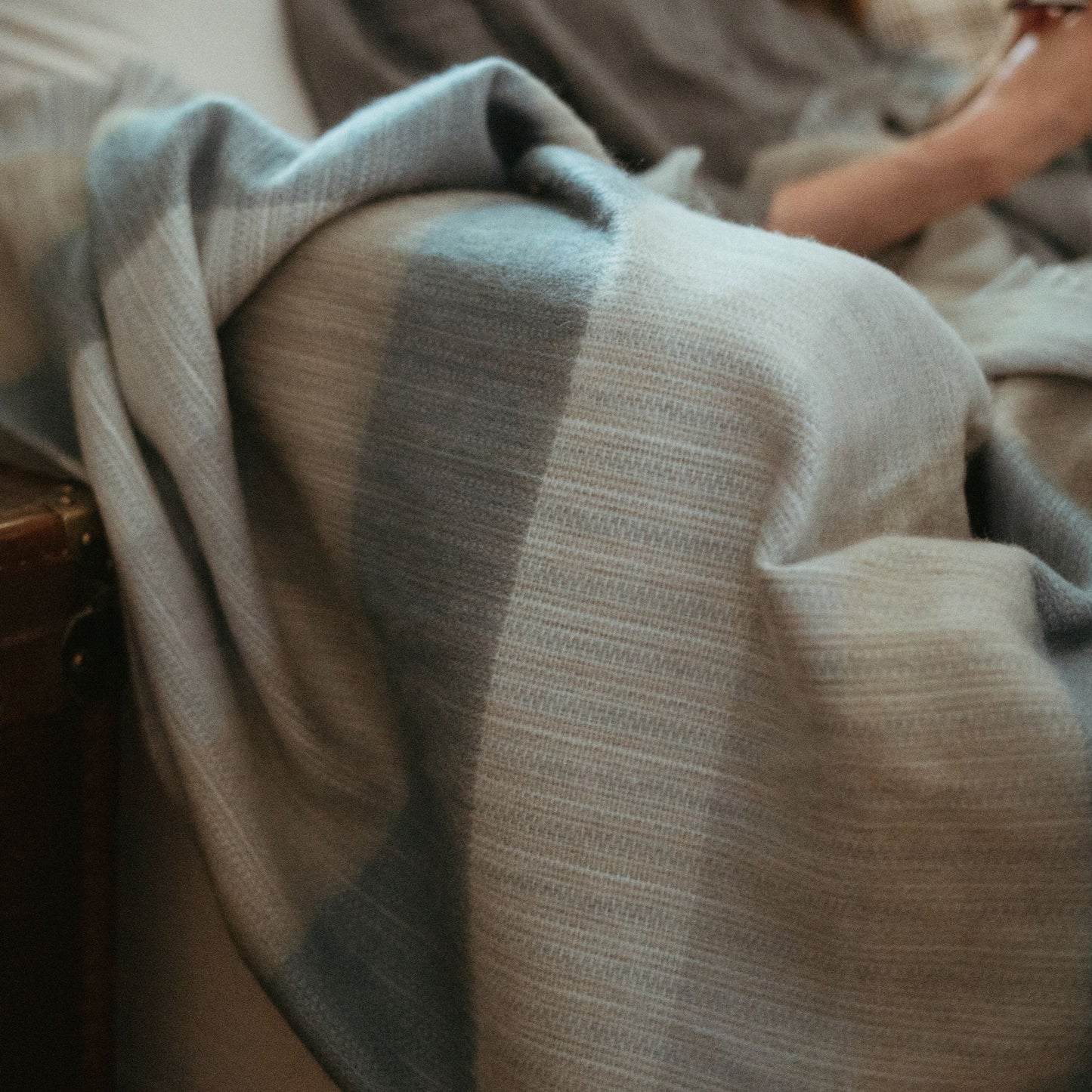 POKOLOKO Multi Mood Fringed Alpaca Blanket #color_mussel-mood
