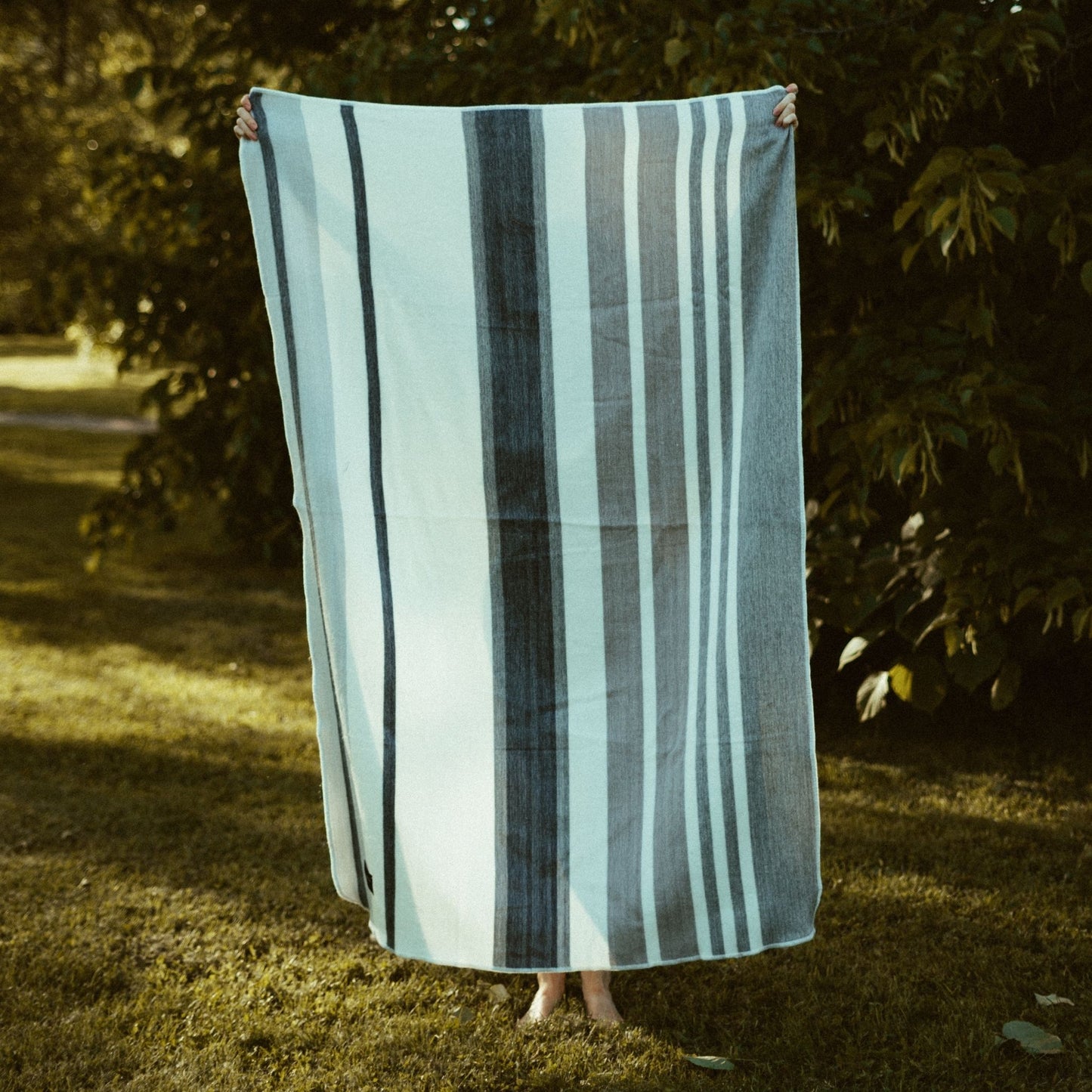 POKOLOKO Striped Alpaca Blanket #color_earl-grey-stripe