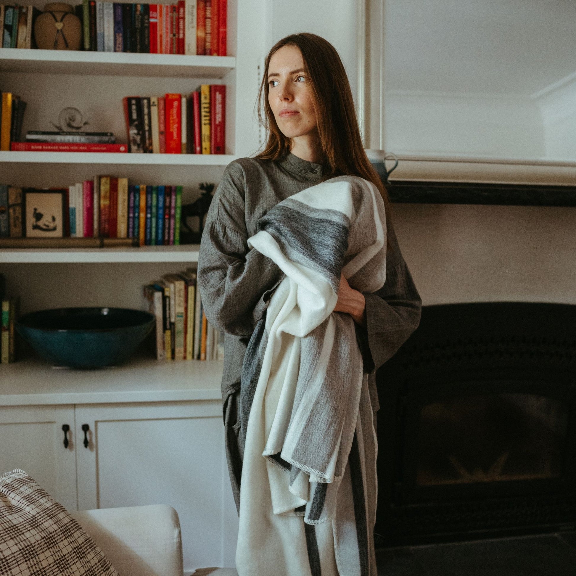 POKOLOKO Striped Alpaca Blanket #color_earl-grey-stripe