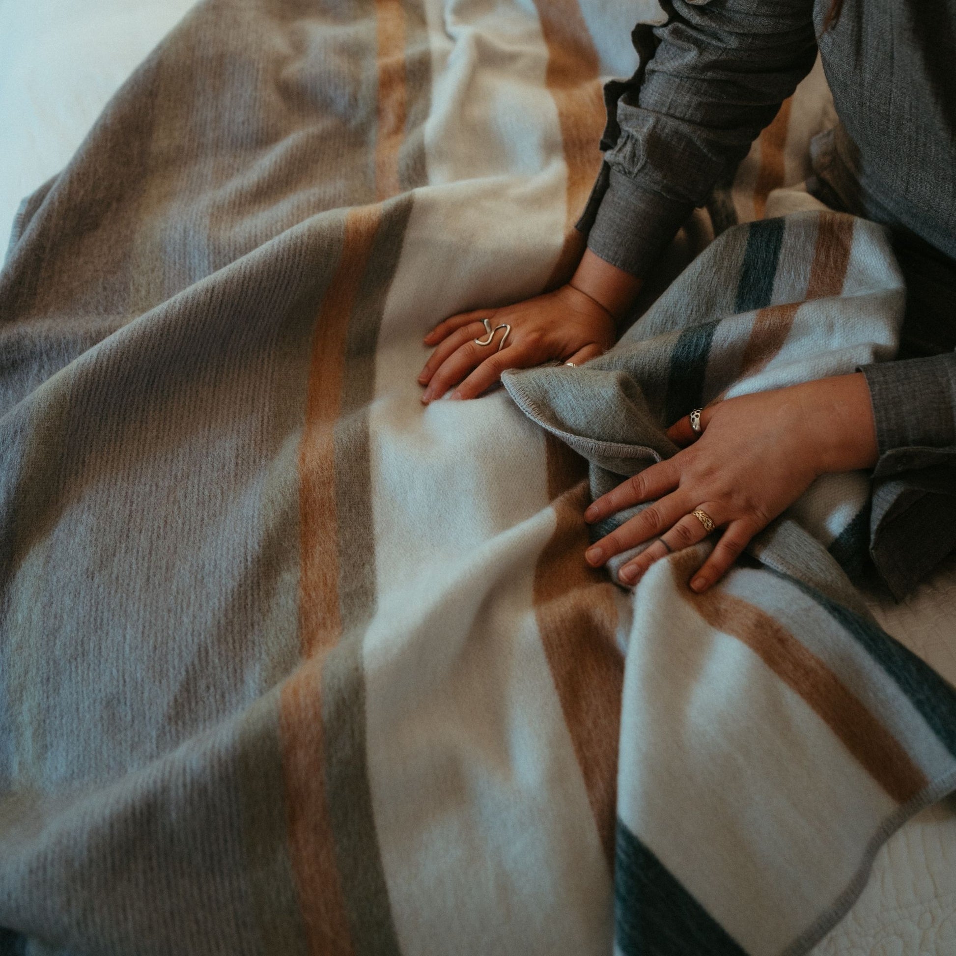 POKOLOKO Striped Alpaca Blanket #color_earth-stripe