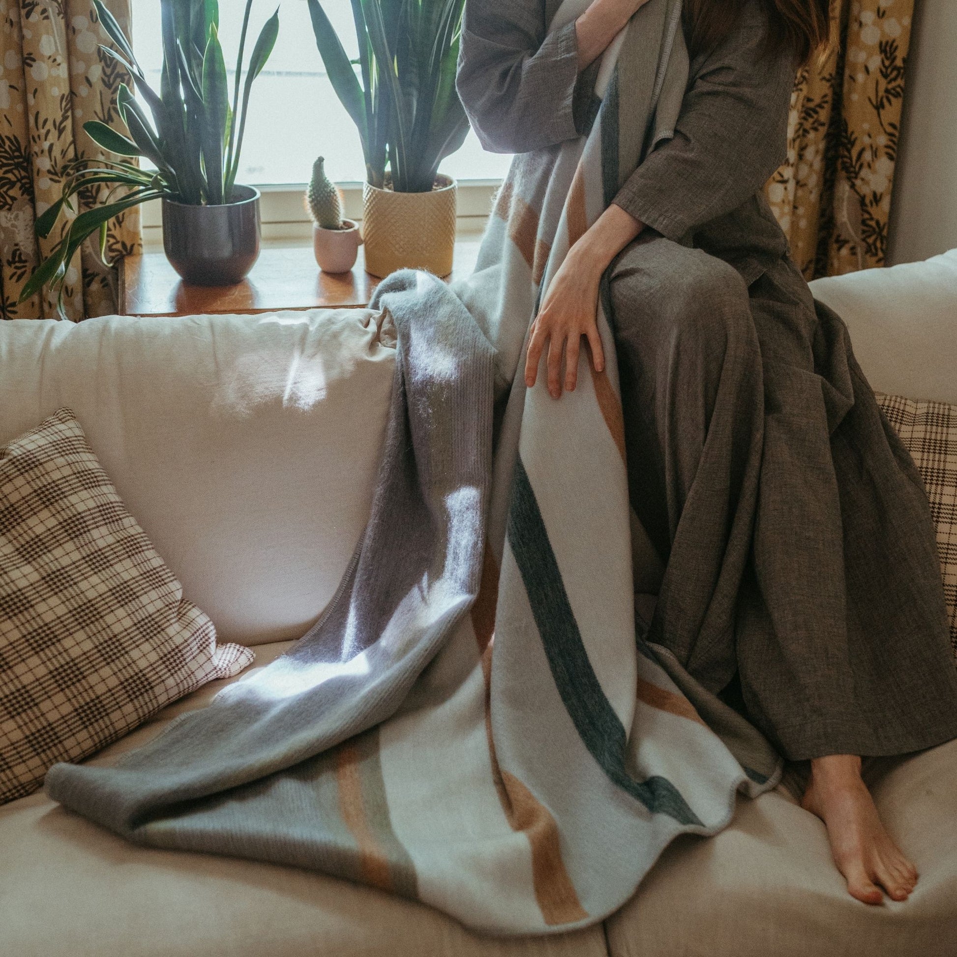 POKOLOKO Striped Alpaca Blanket #color_earth-stripe