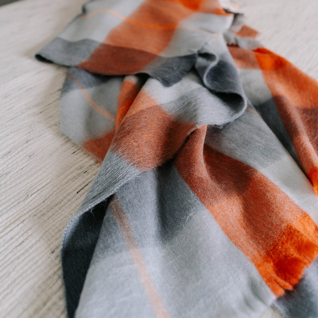 POKOLOKO Large Check Alpaca Blanket #color_sienna-grey-check