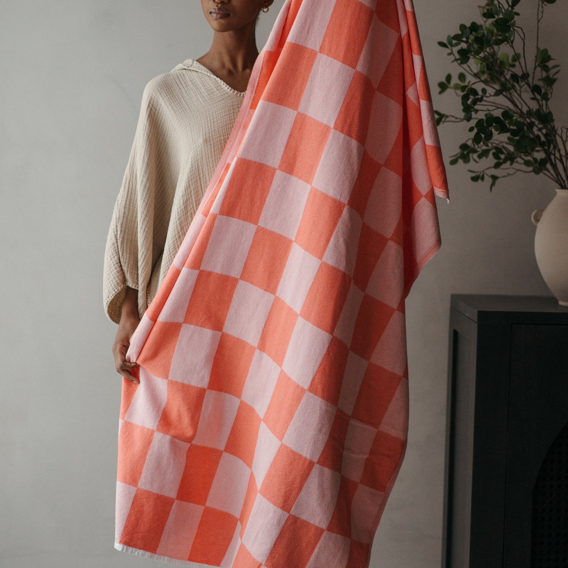 POKOLOKO Checkerboard Towel #color_coral
