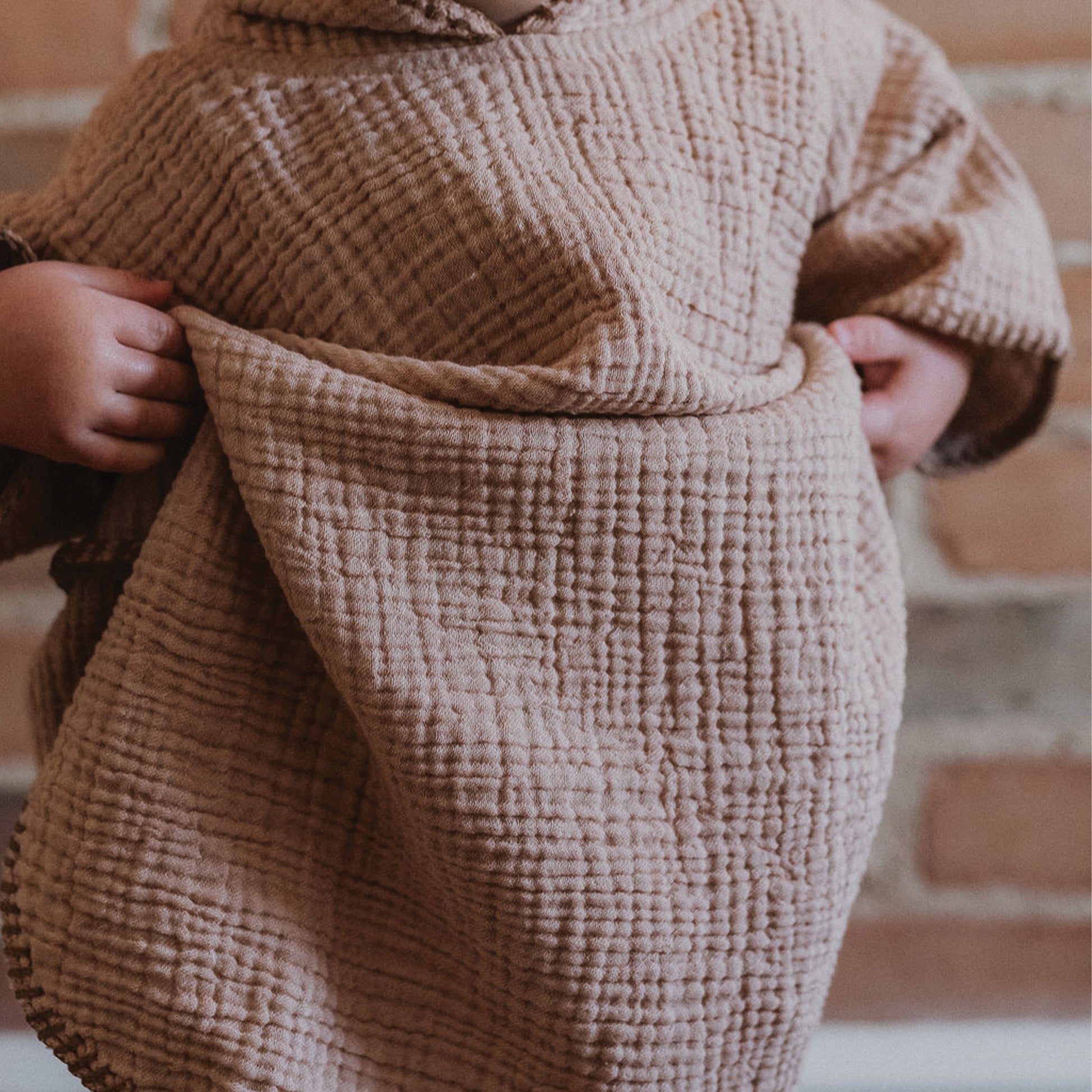 POKOLOKO Crinkle Kids Poncho #color_apricot