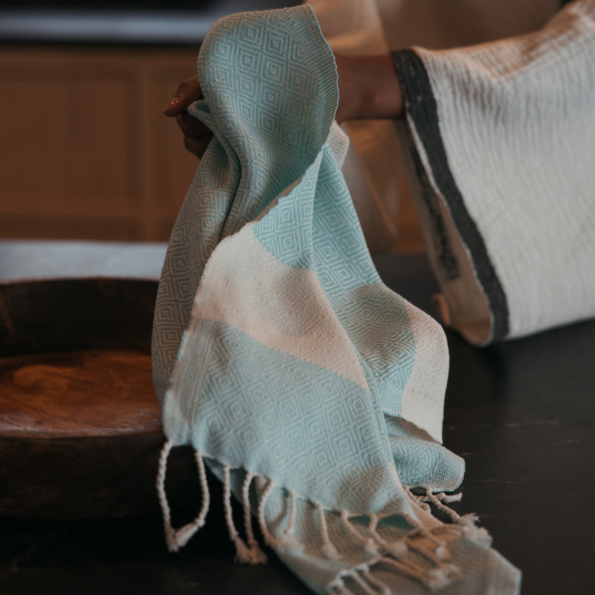 POKOLOKO Diamond Hand Towel #color_blue-oasis-diamond
