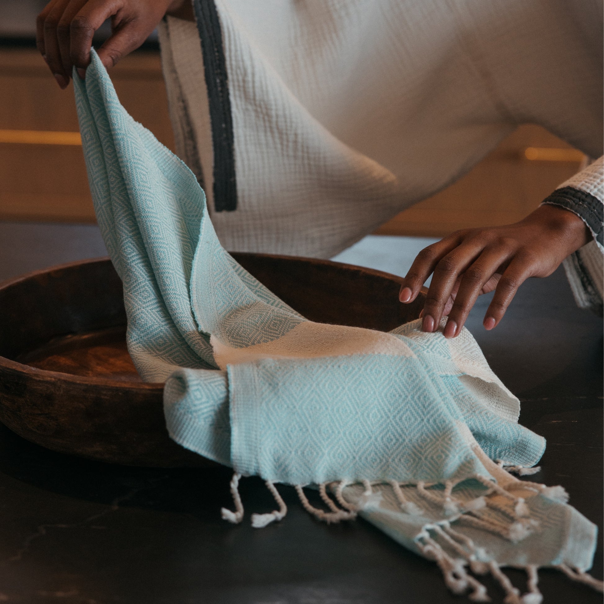 POKOLOKO Diamond Hand Towel #color_blue-oasis-diamond