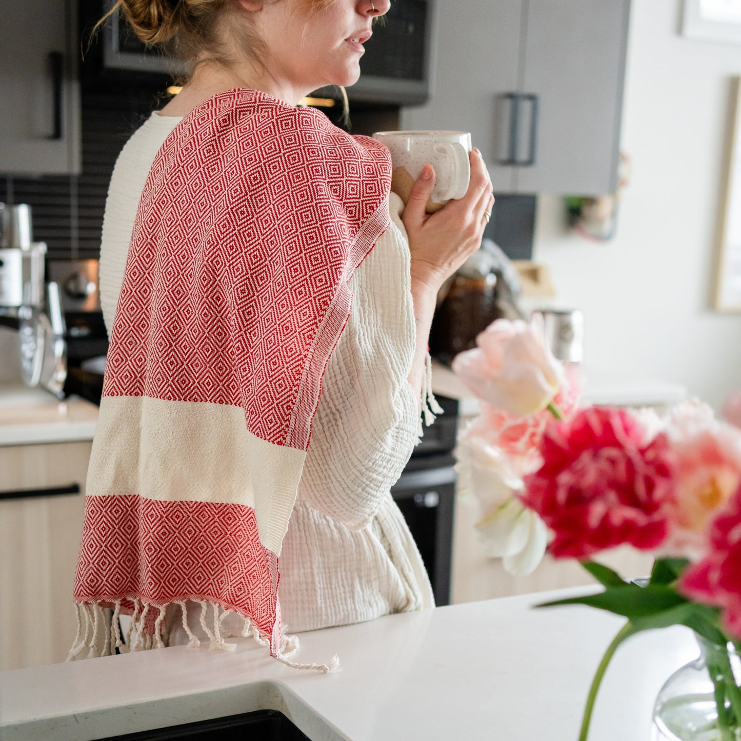 POKOLOKO Diamond Hand Towel #color_red-diamond