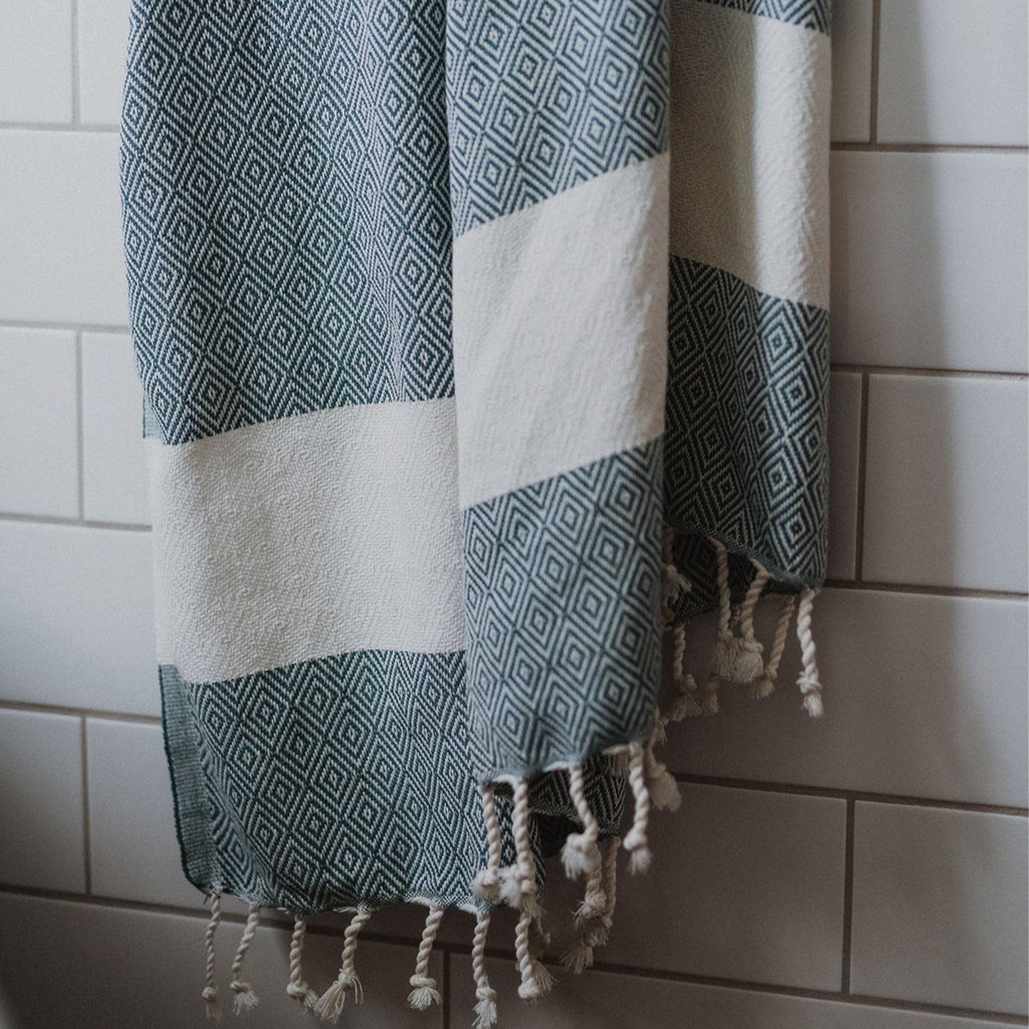 POKOLOKO Diamond Towel #color_prussian-diamond