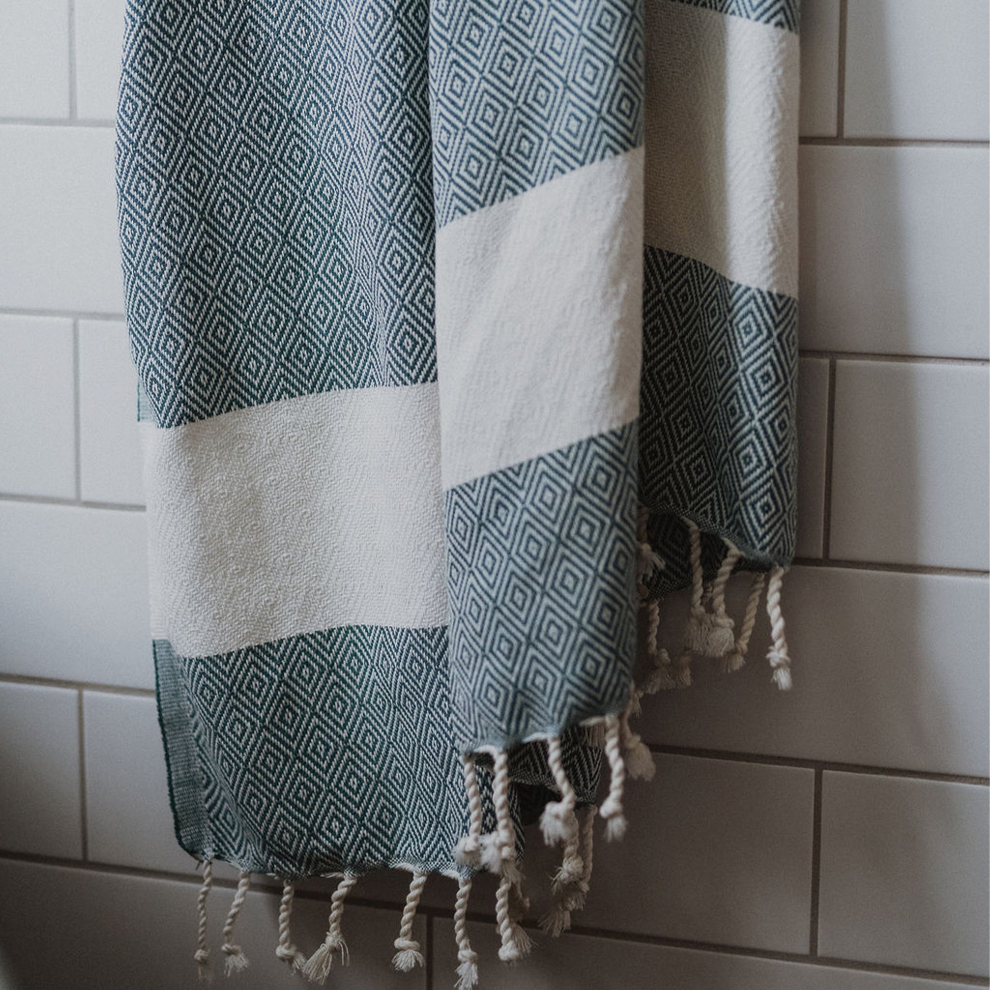 POKOLOKO Diamond Towel #color_prussian-diamond