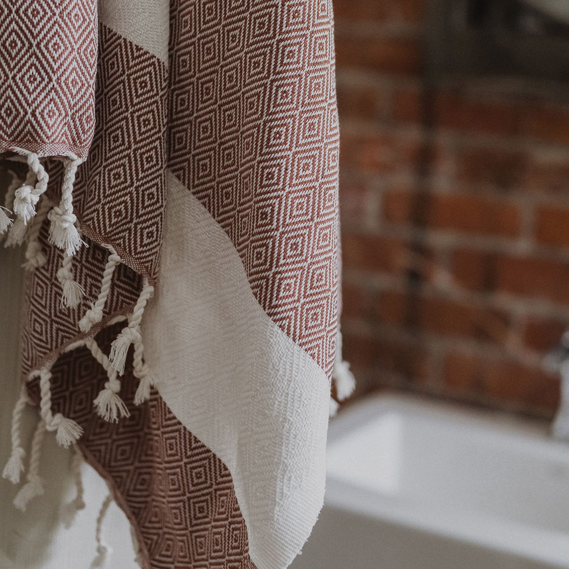 POKOLOKO Diamond Towel #color_almond-diamond