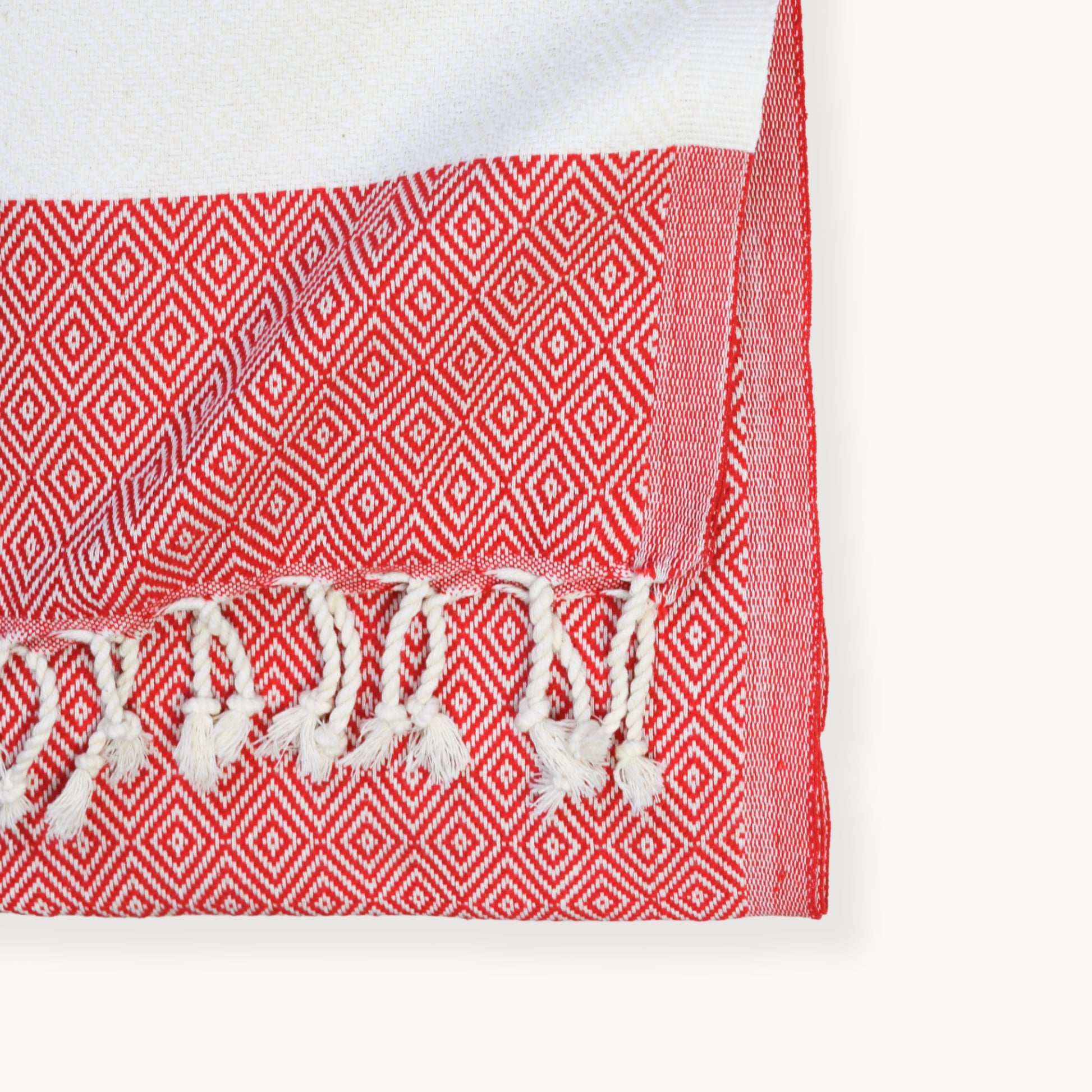 POKOLOKO Diamond Towel #color_red-diamond