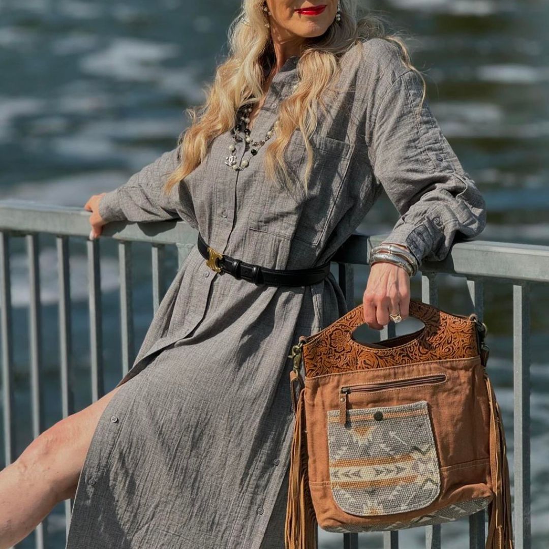 City Collection Buttoned Shirt Dress