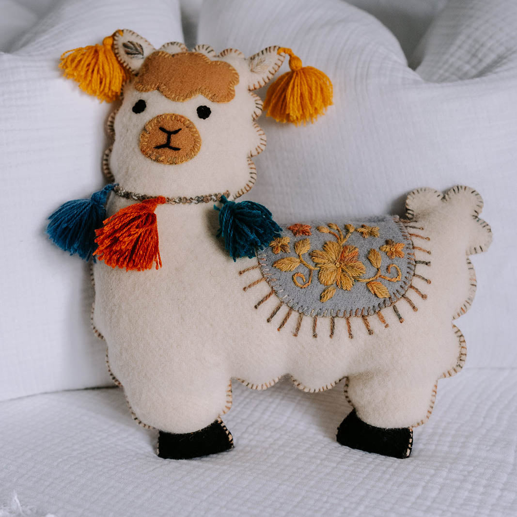 POKOLOKO Embroidered Alpaca Pillow #color_embroidered-ivory