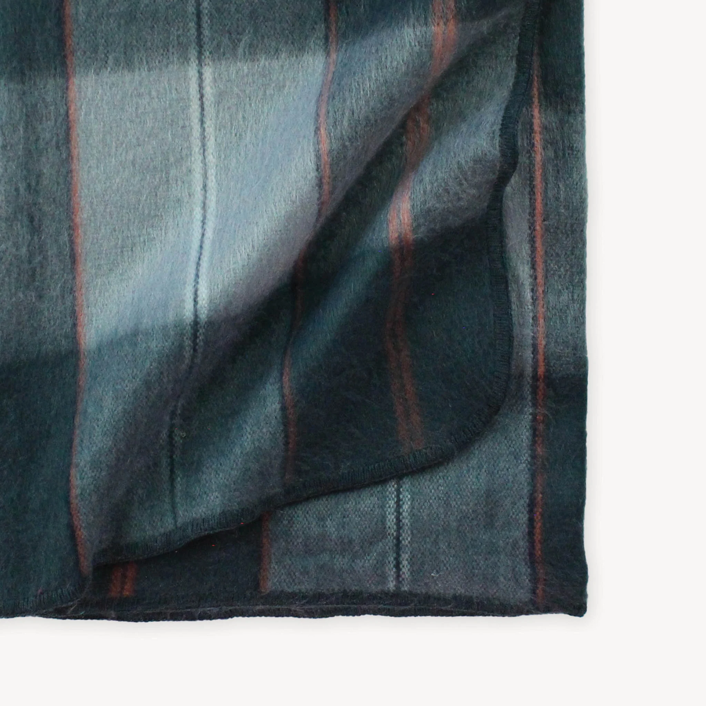 POKOLOKO Plaid Large Alpaca Blanket #color_retro-grey-plaid