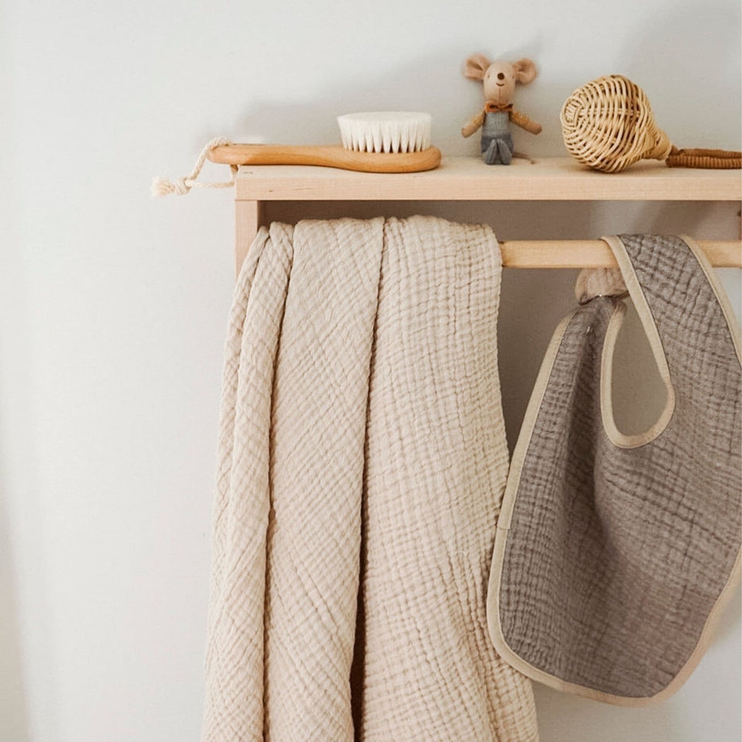 POKOLOKO Crinkle Cotton Baby Blanket #color_crinkle-beige