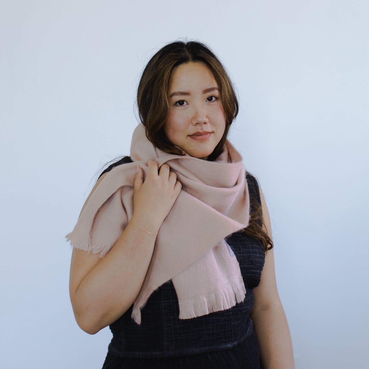 POKOLOKO Solid Alpaca Seamless Scarf #color_ballet-slipper