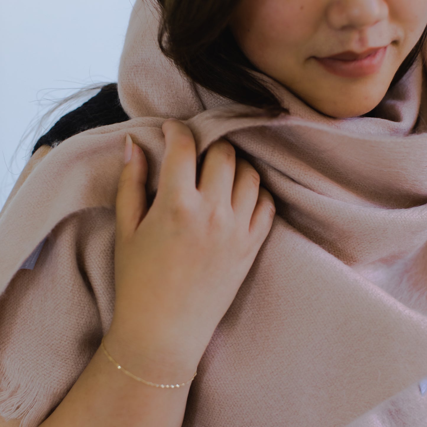 POKOLOKO Solid Alpaca Seamless Scarf #color_ballet-slipper
