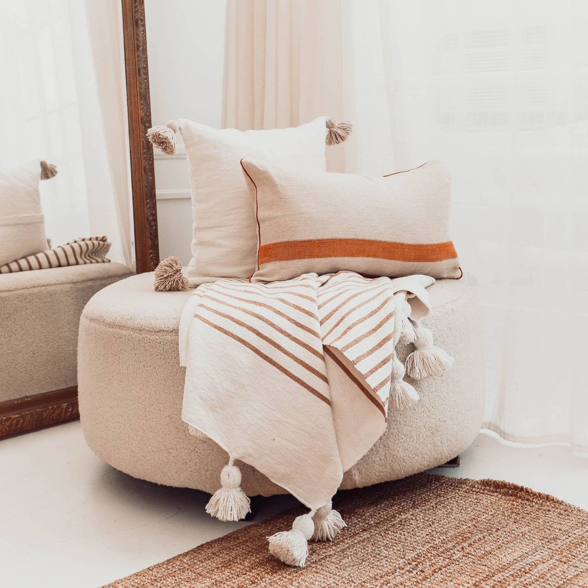 POKOLOKO Chelsea Pillow #color_sandstone