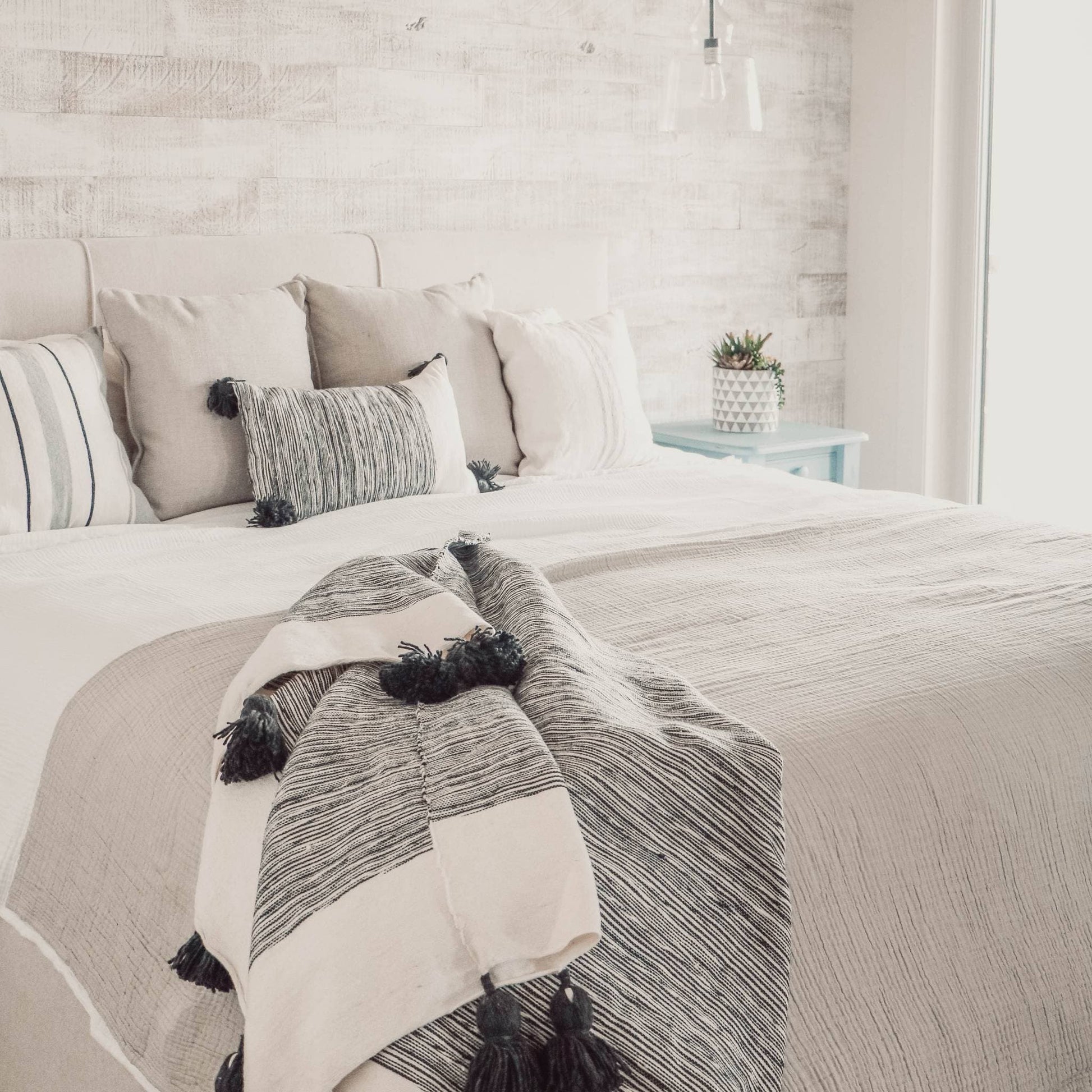 POKOLOKO Crinkle Bed Covers #color_grey-pink-crinkle