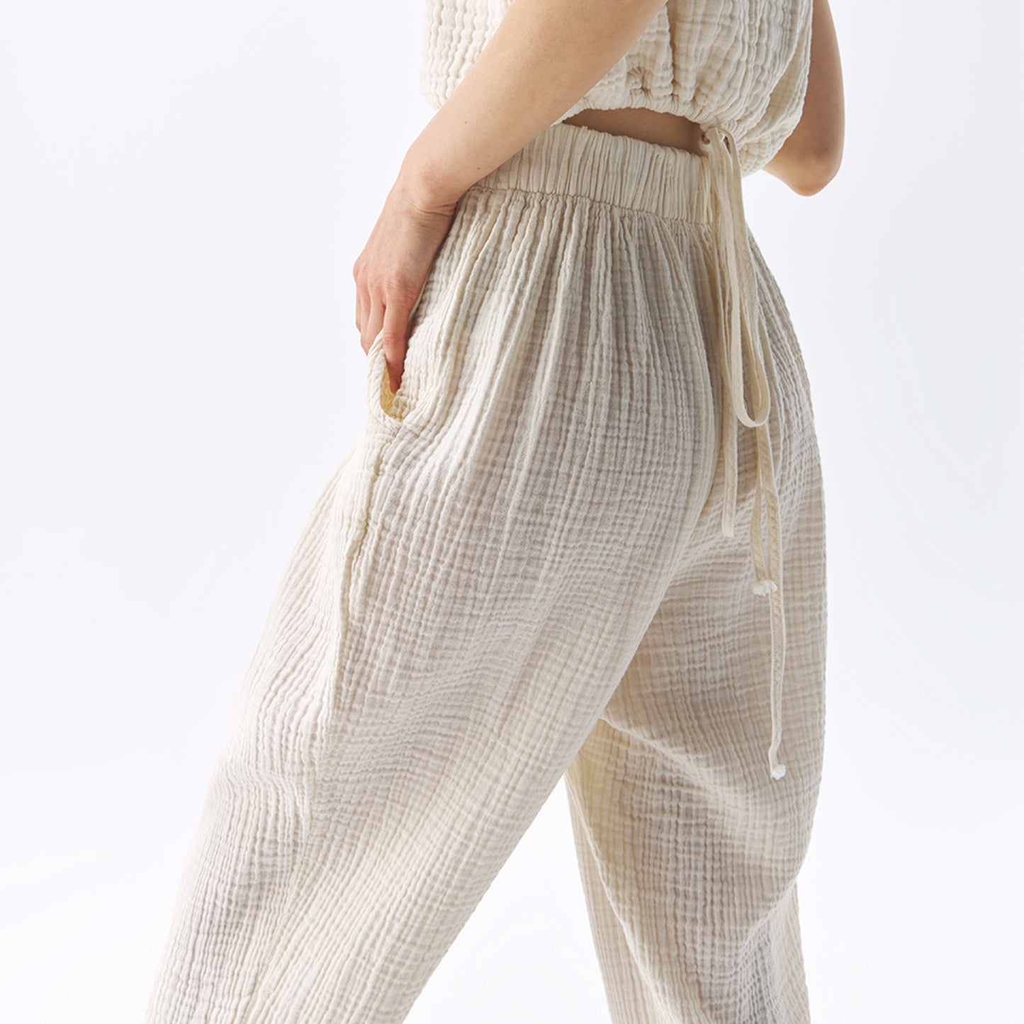 POKOLOKO Crinkle Slouchy Pants #color_crinkle-cream