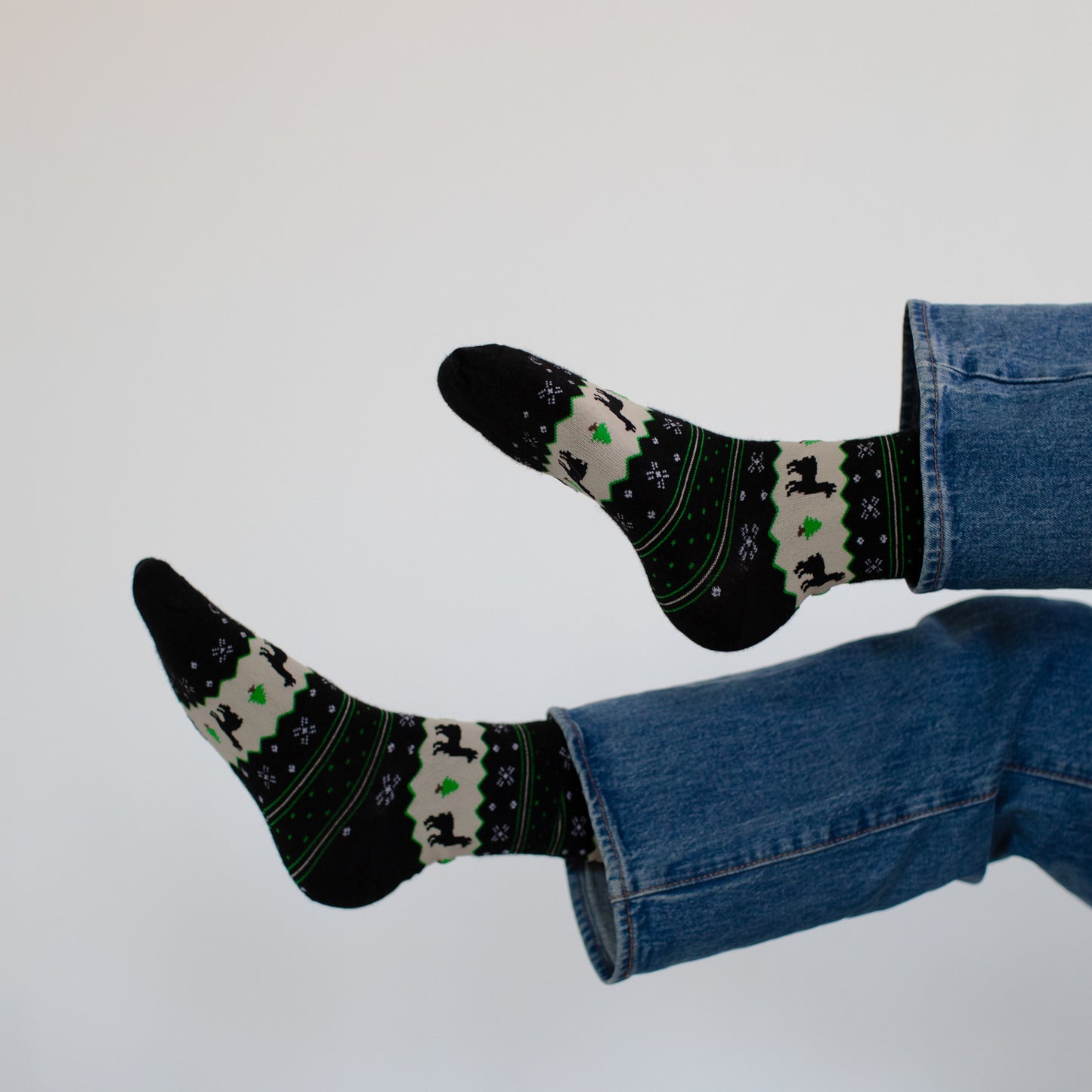 POKOLOKO Holiday Stripe Alpaca Socks #color_black-holiday